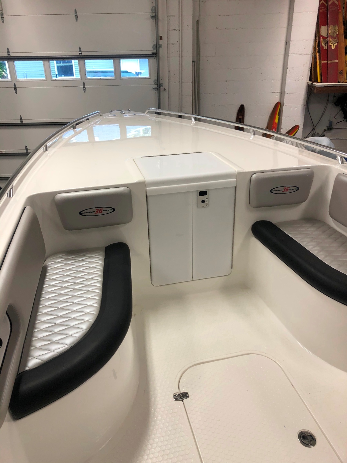 SOLD 2017 Concept 36′ / Twin 400Rs Aquia Boat Sales